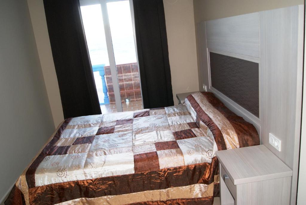 Hotel Dona Luisa San Luis de Sabinillas Room photo